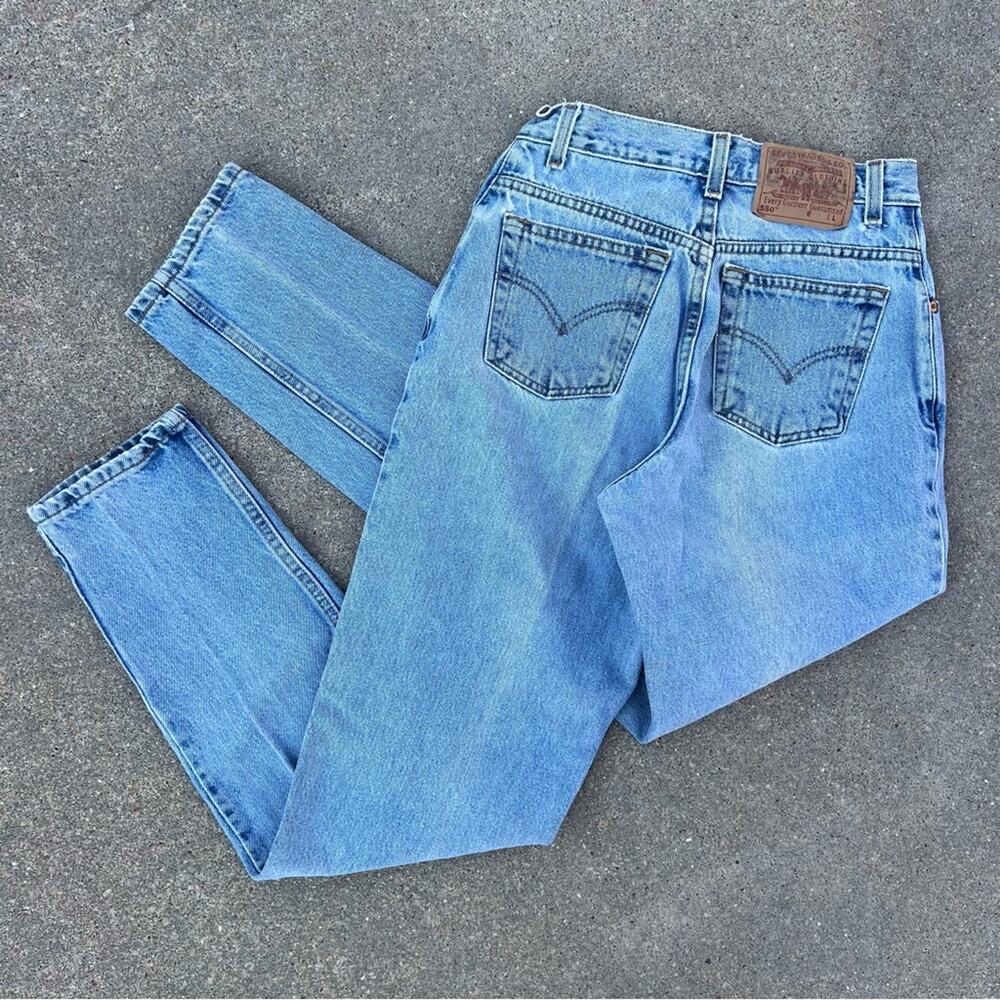 Vintage Levi’s 550 relax fit tapered leg jeans Size 6 Reg Long Ladies